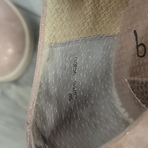 b.o.c. Pink Metallic Slip On Sneaker Size 8 - Picture 10 of 10